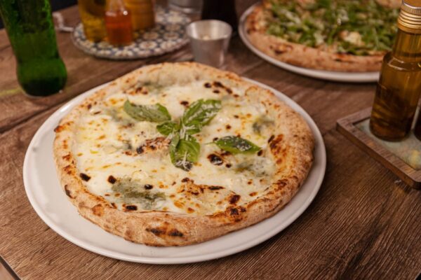 La Quattro Fromaggi La Quattro Fromaggi